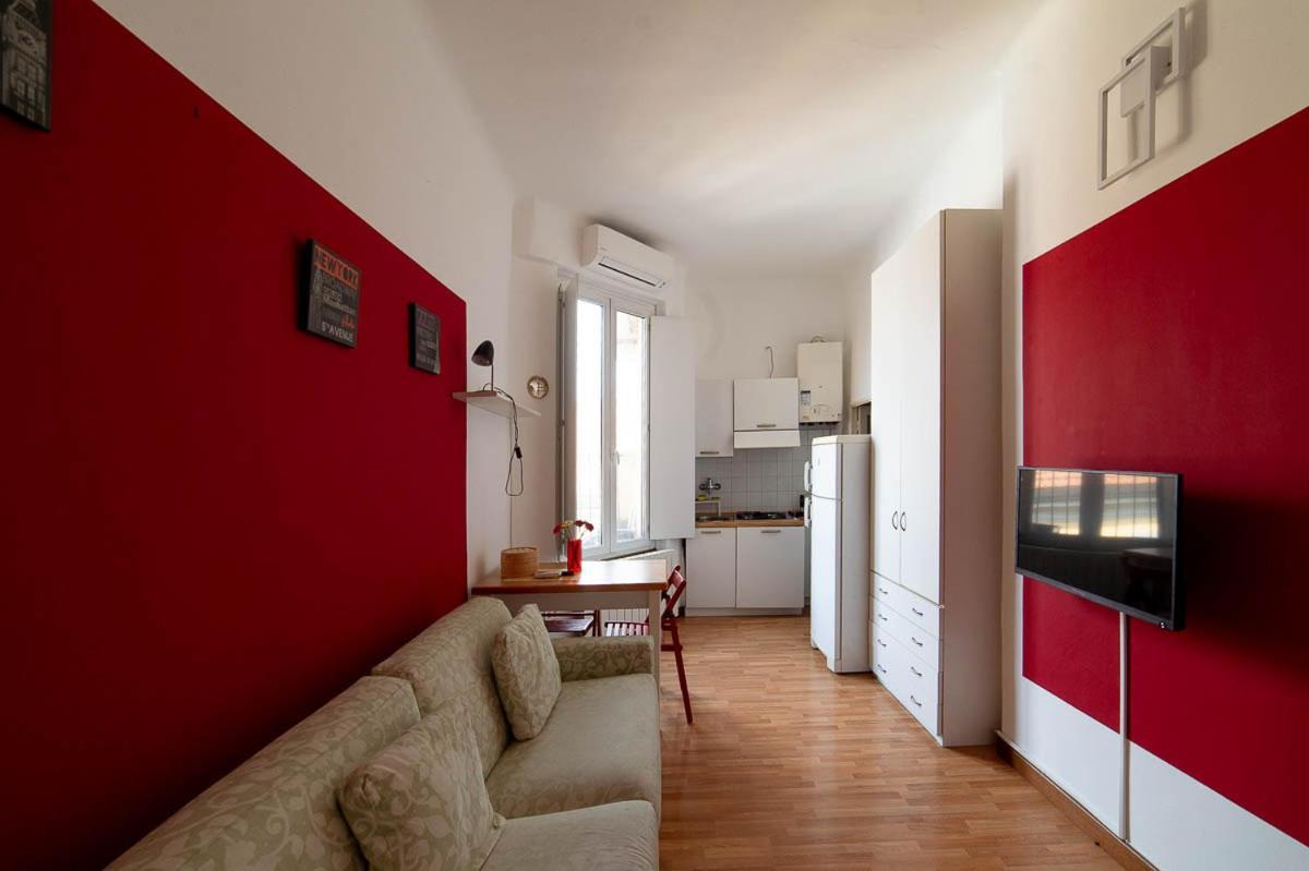 Hbhall Navigli 21 * Milano